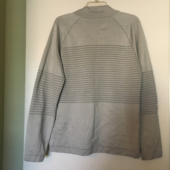 Hugo Boss Pull Over - Picture 5 of 6